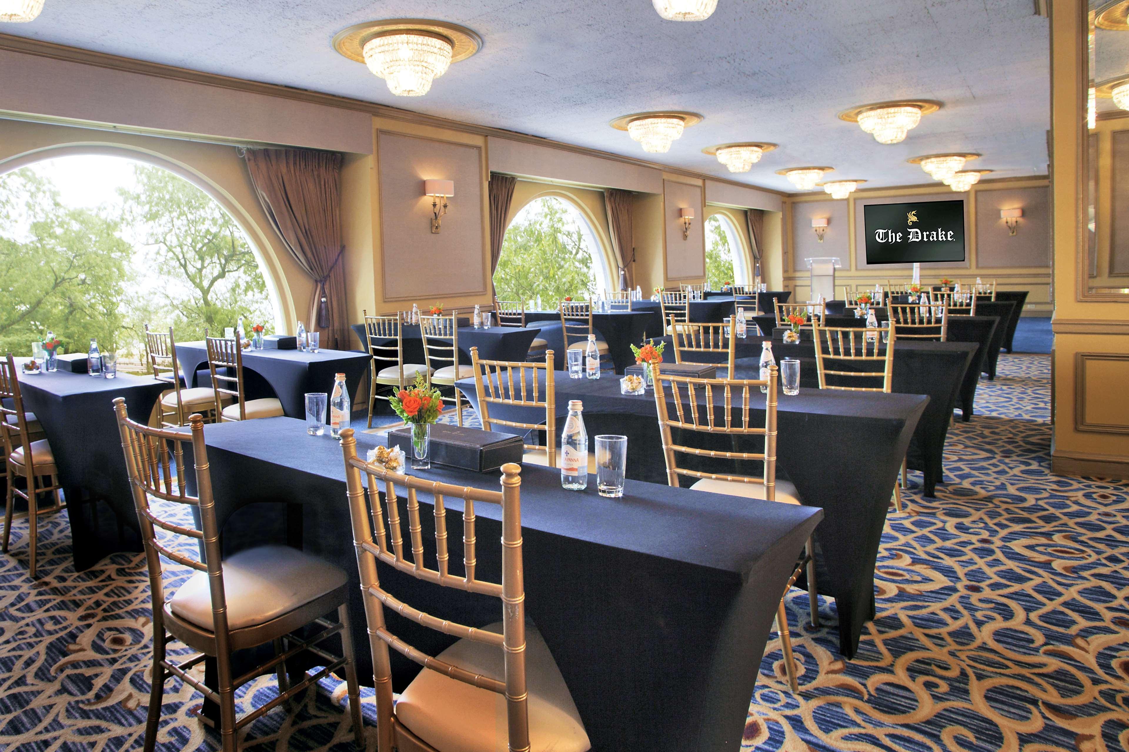 The Drake Hotel Chicago Bagian luar foto
