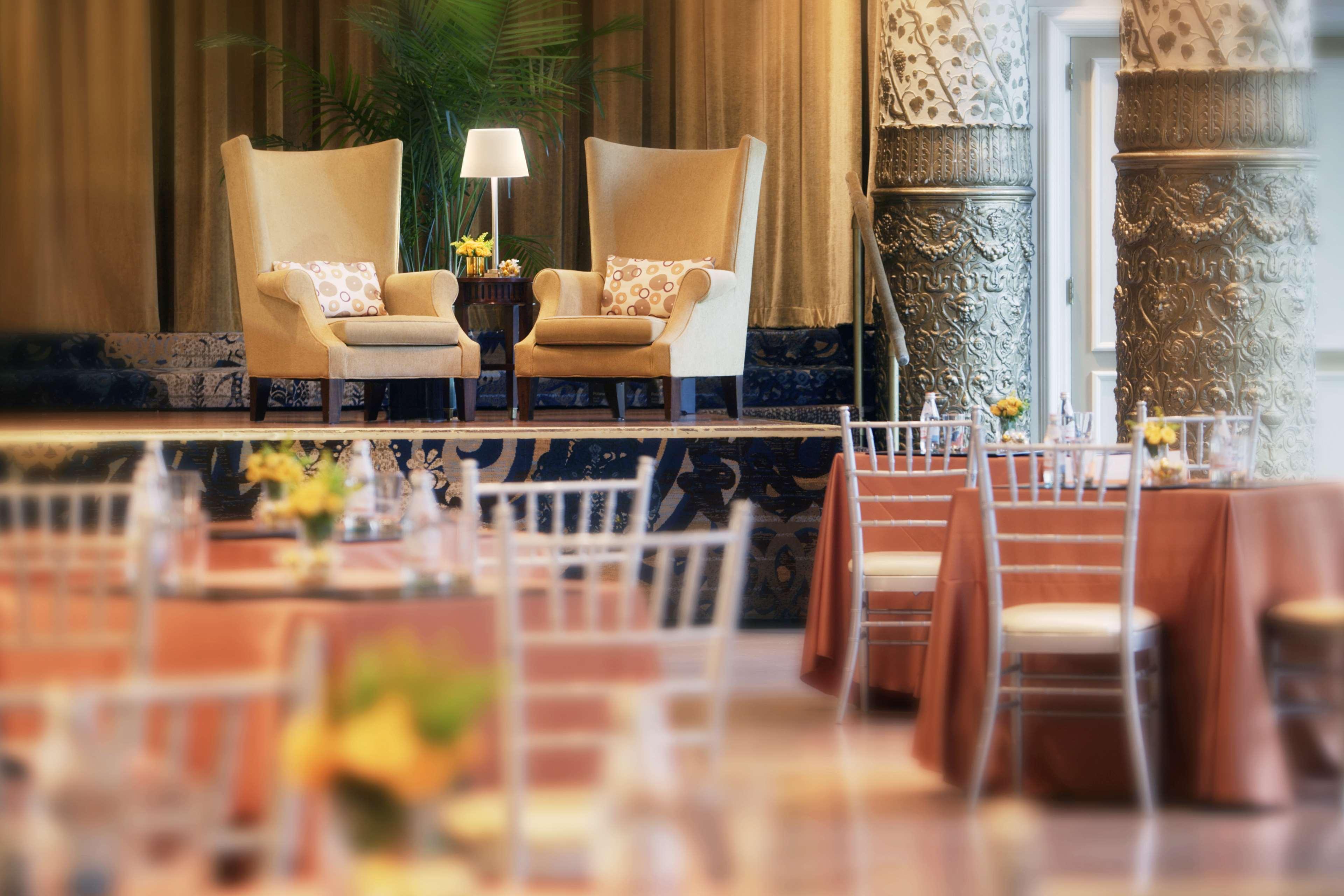 The Drake Hotel Chicago Bagian luar foto