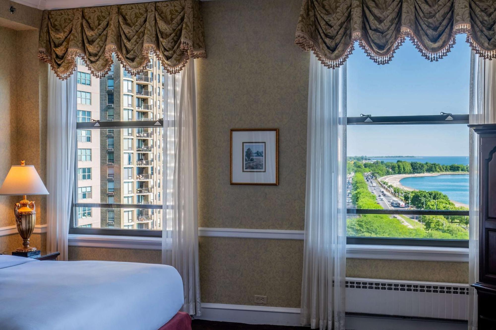 The Drake Hotel Chicago Bagian luar foto